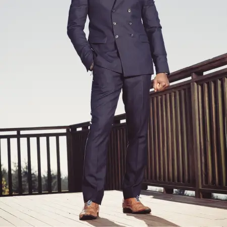 What Color Shoes to Wear With Navy Suit - Hero Image